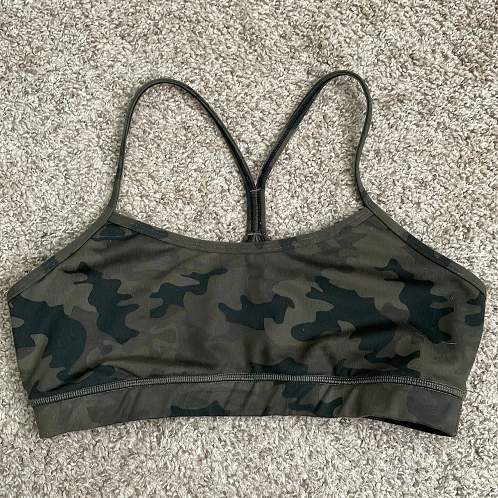 Women’s LuluLemon Camo Print Mesh Detail Sports Bra Size 10